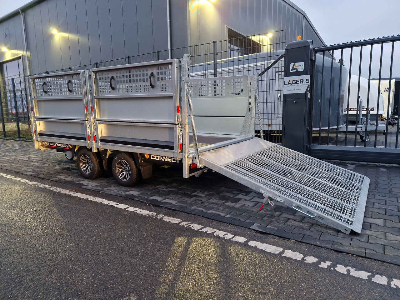 Brian James Trailer Connect 310x188cm black Premium Greenkeeper Alufelgen Tandem 10" 3000kg - Dropside/ Flatbed trailer: picture 1 Brian James Trailer Connect 310x188cm black Premium Greenkeeper Alufelgen Tandem 10" 3000kg - Dropside/ Flatbed trailer: picture 1