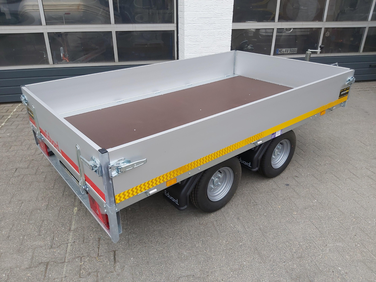 Dropside/ Flatbed trailer Hochlader light 2514 250x145x30cm Lfh: 56cm niedrig Fahrgestell 10" (S) 2000kg budget Aktion: picture 6