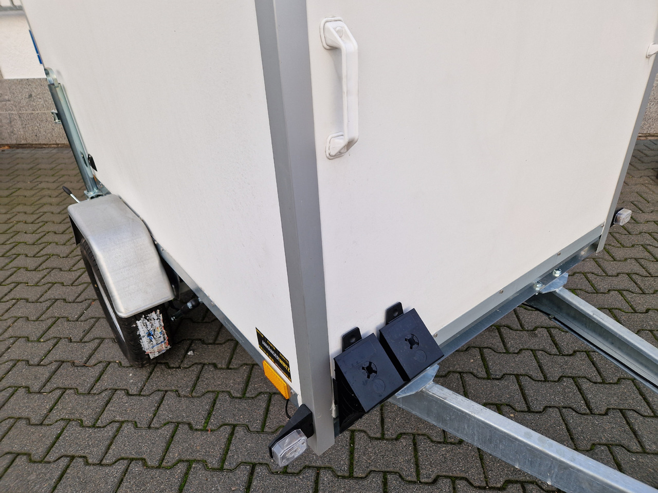 Kargo F7520D 204x114x150cm Zurrsystem (XS) 750kg 100km/H Modell 2024 - Closed box trailer: picture 5 Kargo F7520D 204x114x150cm Zurrsystem (XS) 750kg 100km/H Modell 2024 - Closed box trailer: picture 5