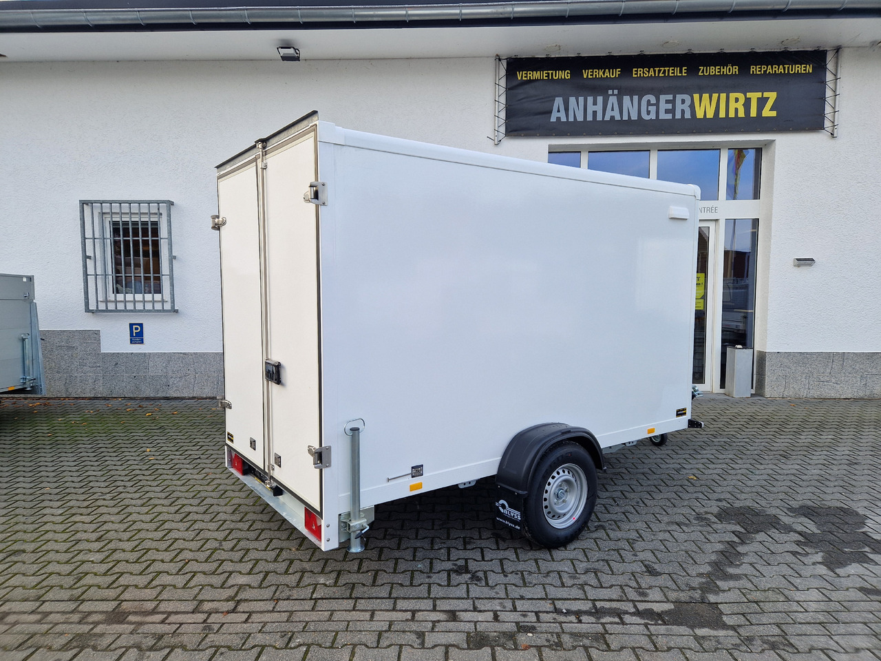 Kargo FS1330/180HL 305x159x180cm GFK Zurrsystem Tieflader LED (M) 1300kg 100 km/H - Closed box trailer: picture 5 Kargo FS1330/180HL 305x159x180cm GFK Zurrsystem Tieflader LED (M) 1300kg 100 km/H - Closed box trailer: picture 5