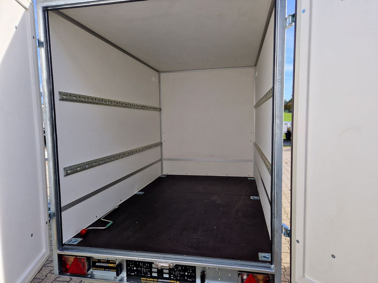 Kargo Koffer Hochlader FC1326HD 260x160x180cm Zurrsystem (S) 1300kg 100km/H - Closed box trailer: picture 3 Kargo Koffer Hochlader FC1326HD 260x160x180cm Zurrsystem (S) 1300kg 100km/H - Closed box trailer: picture 3