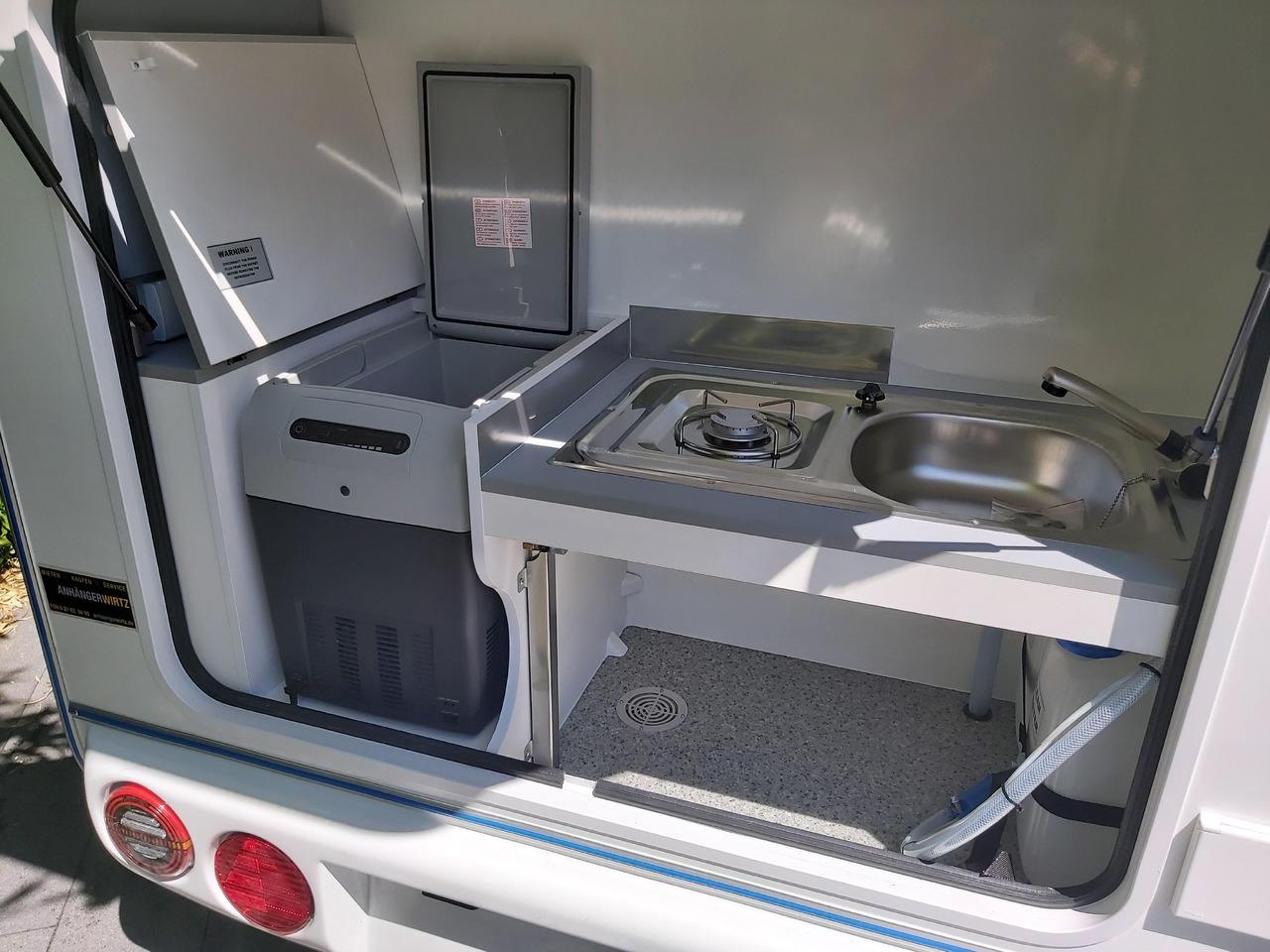 Caravan Mini Camper Mini Tommy TMC25 Basic V1 252x140x121cm Küche 100km/H 750kg ohne Bremse Winter Aktion: picture 11 Caravan Mini Camper Mini Tommy TMC25 Basic V1 252x140x121cm Küche 100km/H 750kg ohne Bremse Winter Aktion: picture 11