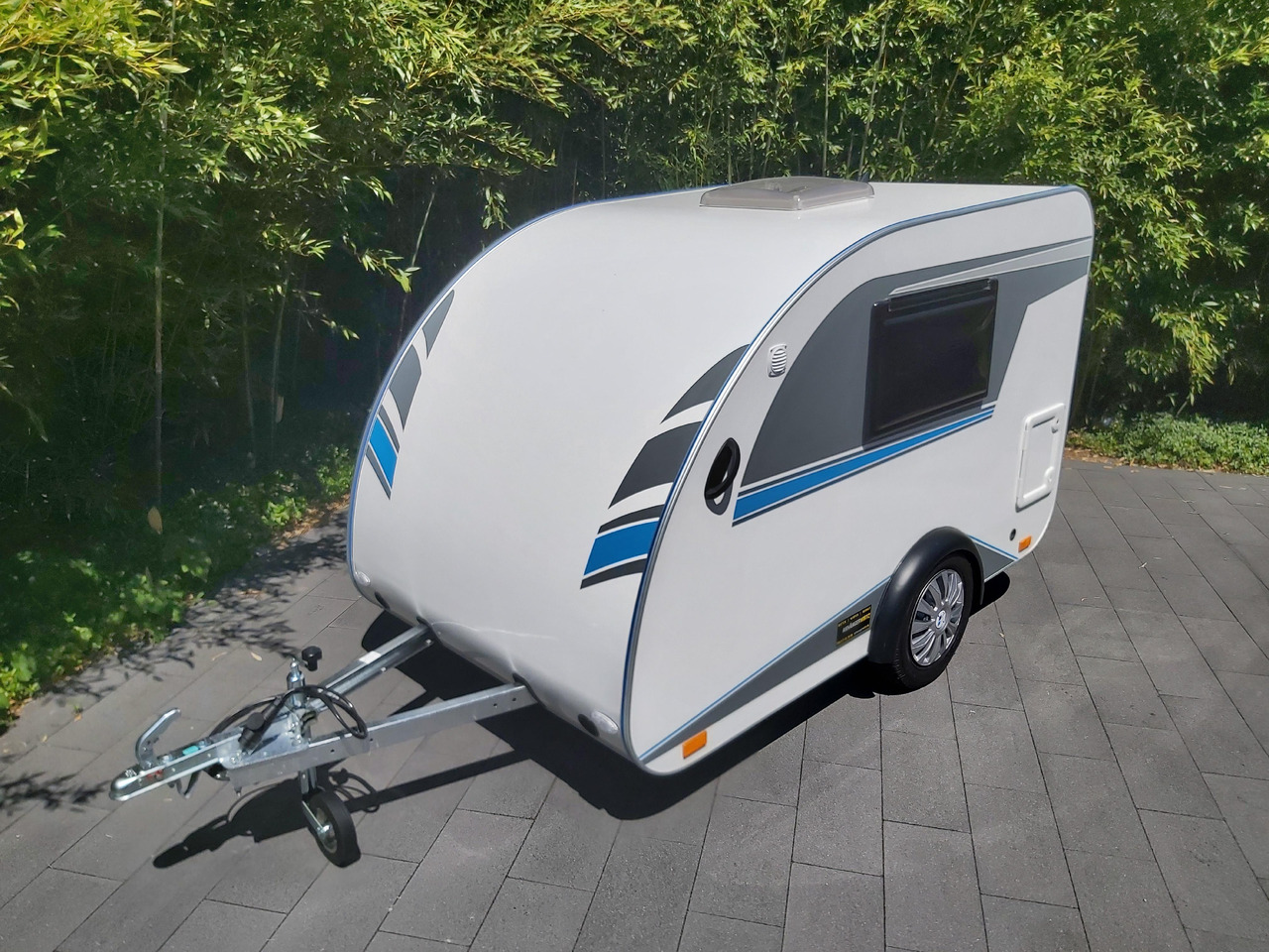Mini Camper Mini Tommy TMC25 Basic V1 252x140x121cm Küche 100km/H 750kg ohne Bremse Winter Aktion - Caravan: picture 4 Mini Camper Mini Tommy TMC25 Basic V1 252x140x121cm Küche 100km/H 750kg ohne Bremse Winter Aktion - Caravan: picture 4