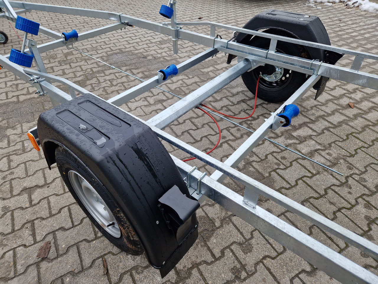Neptun Bootstrailer Navy GN 231 1300 mit Winde 1300kg Modell 2024 - Boat trailer: picture 5 Neptun Bootstrailer Navy GN 231 1300 mit Winde 1300kg Modell 2024 - Boat trailer: picture 5
