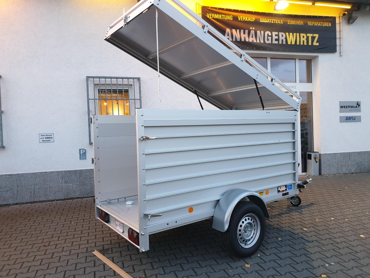 PKW Anhänger Koch Aluline 4.13 Deckel Hecktür Aluboden DV 250x125x125cm 1300kg 100 km/H Modell 23 - Closed box trailer: picture 3 PKW Anhänger Koch Aluline 4.13 Deckel Hecktür Aluboden DV 250x125x125cm 1300kg 100 km/H Modell 23 - Closed box trailer: picture 3