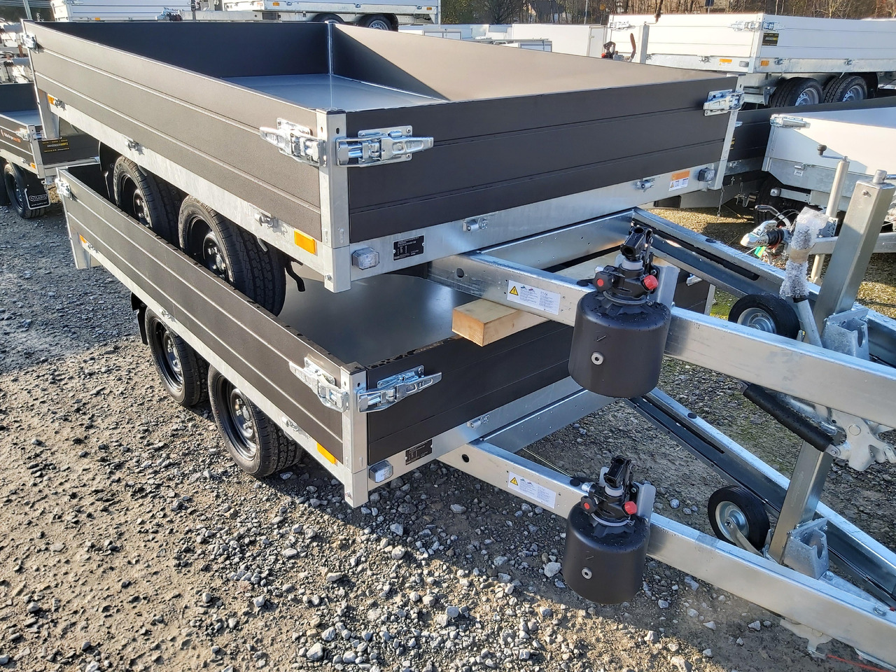 Saris Kipper K1 276 170 2700 2 276x170x30cm black Edition Handpumpe 13" 2700kg - Tipper trailer: picture 2 Saris Kipper K1 276 170 2700 2 276x170x30cm black Edition Handpumpe 13" 2700kg - Tipper trailer: picture 2