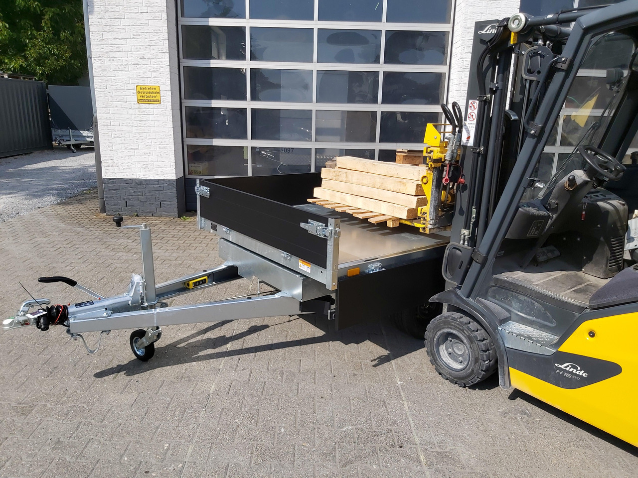Saris Kipper K1 276 170 2700 2 E 276x170x30cm Elektro black Edition 13" 2700kg Januar Aktion - Tipper trailer: picture 2 Saris Kipper K1 276 170 2700 2 E 276x170x30cm Elektro black Edition 13" 2700kg Januar Aktion - Tipper trailer: picture 2