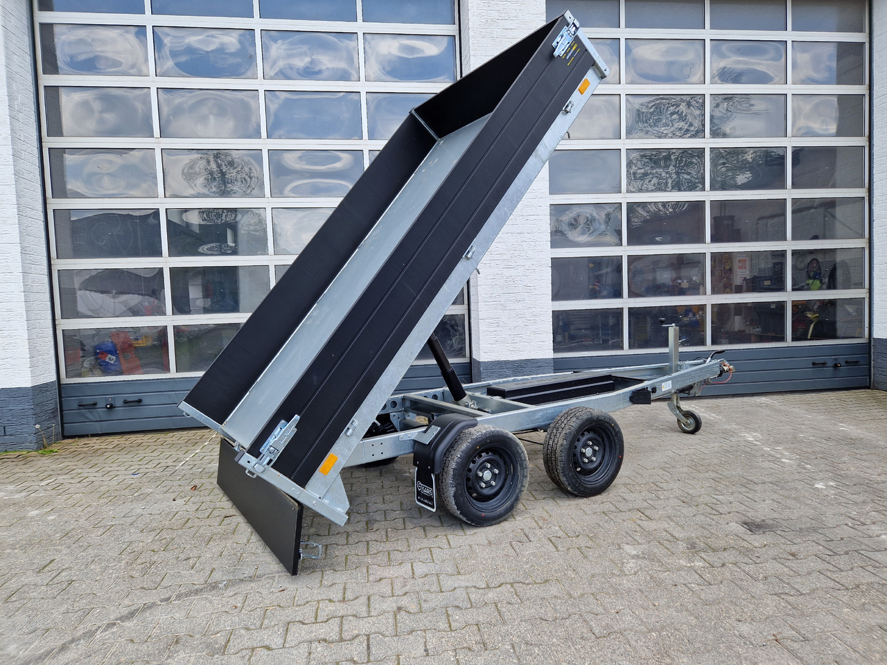 Saris Kipper K1 276 170 2700 2 E 276x170x30cm Elektro black Edition 13" 2700kg Januar Aktion - Tipper trailer: picture 4 Saris Kipper K1 276 170 2700 2 E 276x170x30cm Elektro black Edition 13" 2700kg Januar Aktion - Tipper trailer: picture 4