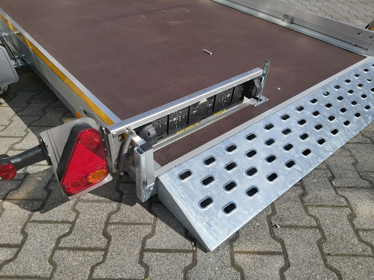 Senklift Anhänger MSL 1730/176 301x176x10cm yellow Plattform hydraulisch absenkbar 1750kg - Car trailer: picture 4 Senklift Anhänger MSL 1730/176 301x176x10cm yellow Plattform hydraulisch absenkbar 1750kg - Car trailer: picture 4