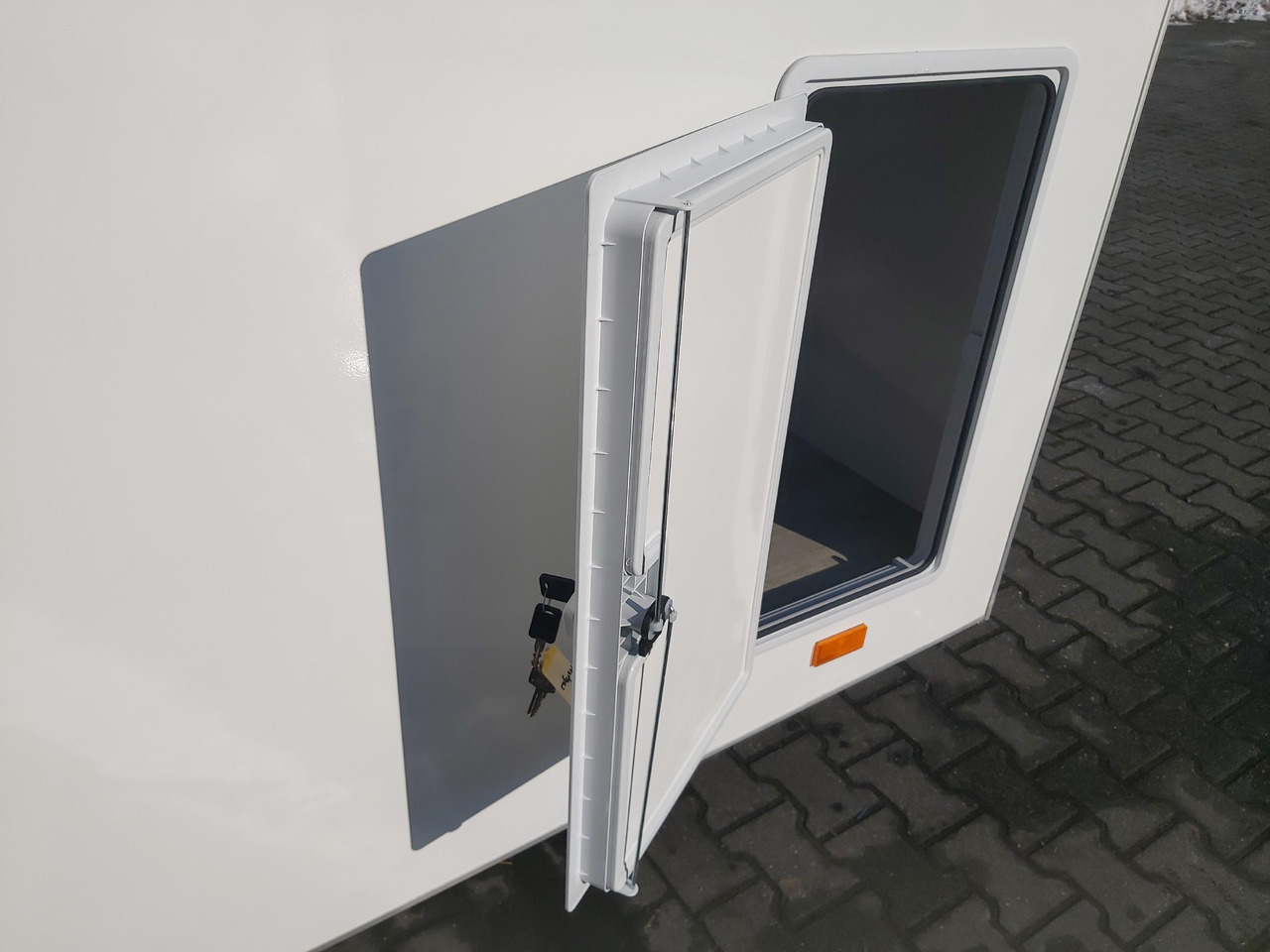 Vending trailer Verkaufsanhänger VK P 360 200 aero 360cm Verkaufsklappe Kühlthekenausstattung Profi L 1300kg: picture 14