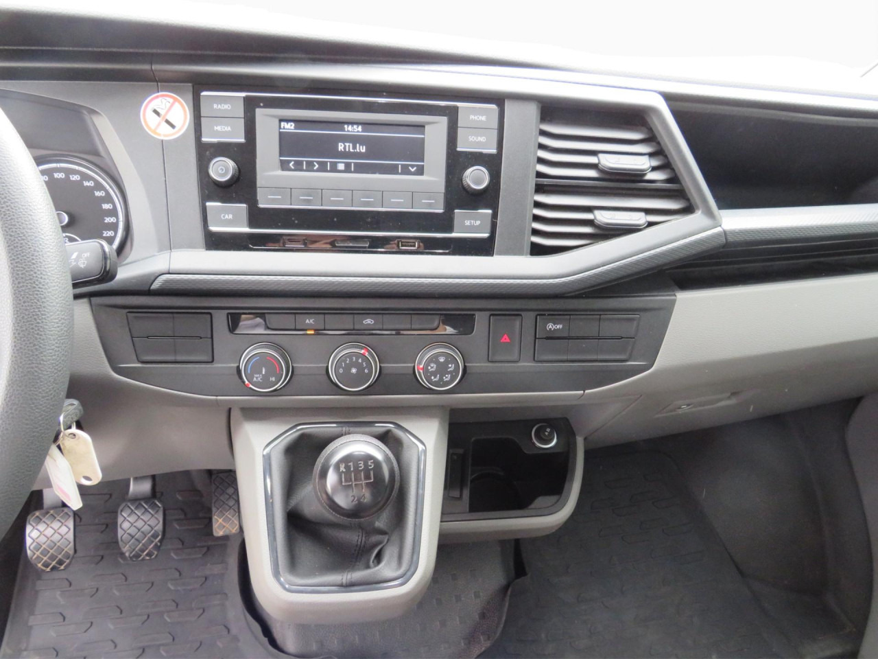 VOLKSWAGEN T6.1 Transporter 2.0 TDI Kasten Klima ZV - Small van: picture 3 VOLKSWAGEN T6.1 Transporter 2.0 TDI Kasten Klima ZV - Small van: picture 3