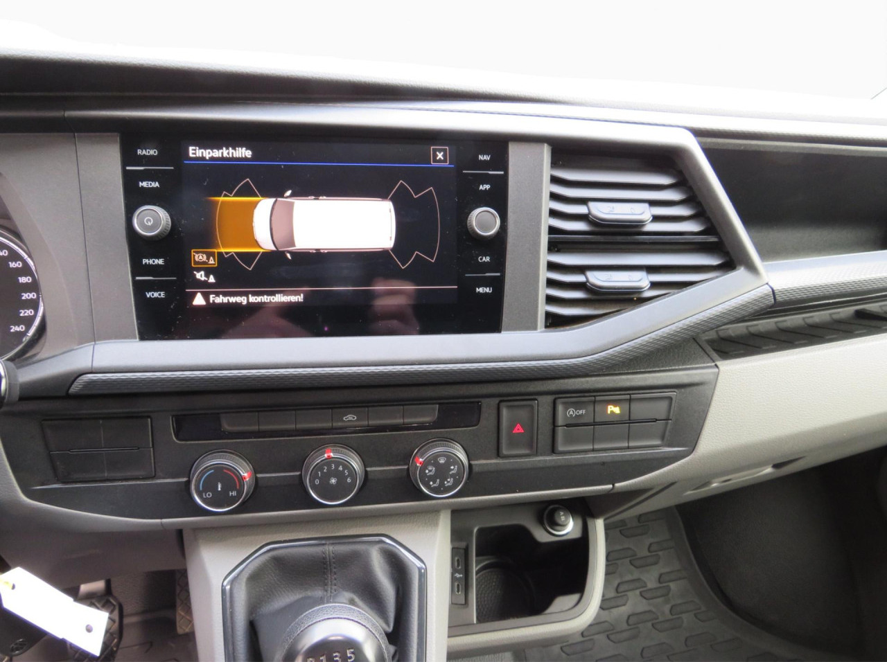 VOLKSWAGEN T6.1 Transporter Trendline 2.0 TDI Kasten Euro6 ZV - Small van: picture 2 VOLKSWAGEN T6.1 Transporter Trendline 2.0 TDI Kasten Euro6 ZV - Small van: picture 2