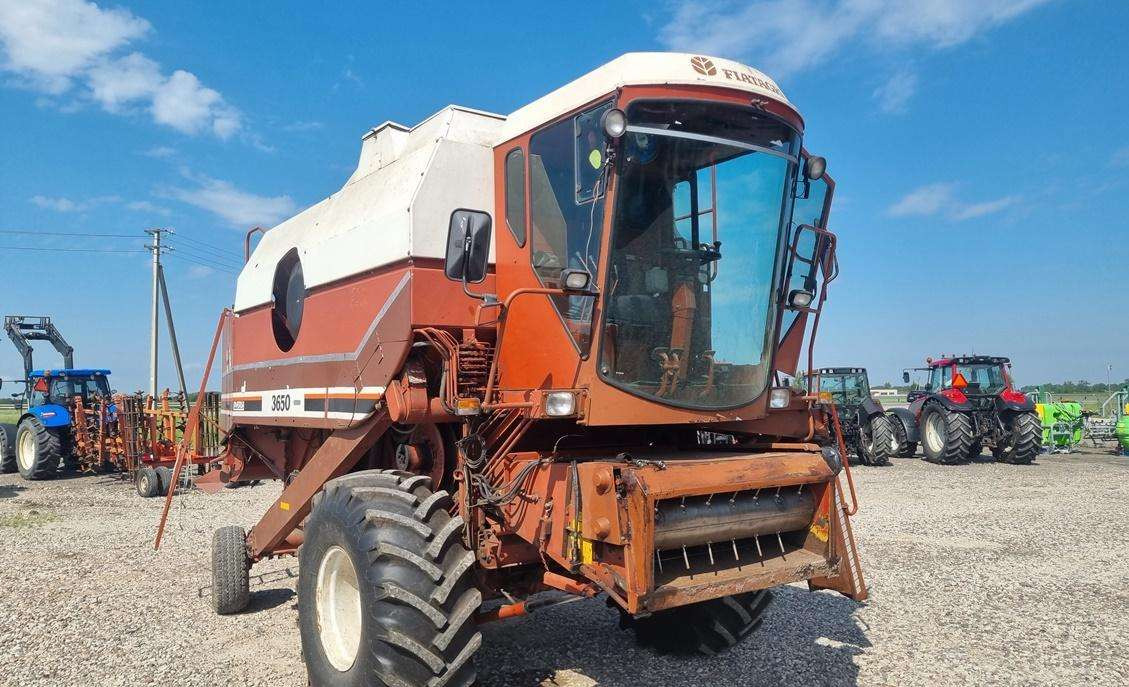 Laverda 3650 - Combine harvester: picture 1 Laverda 3650 - Combine harvester: picture 1