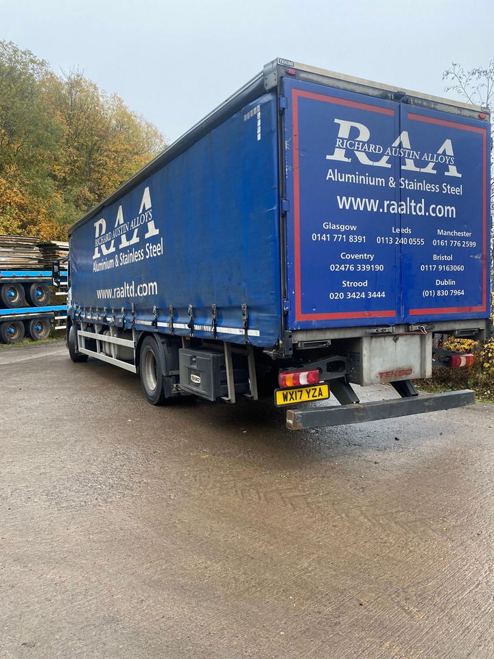 Mercedes 1827 - Curtainsider truck: picture 4 Mercedes 1827 - Curtainsider truck: picture 4