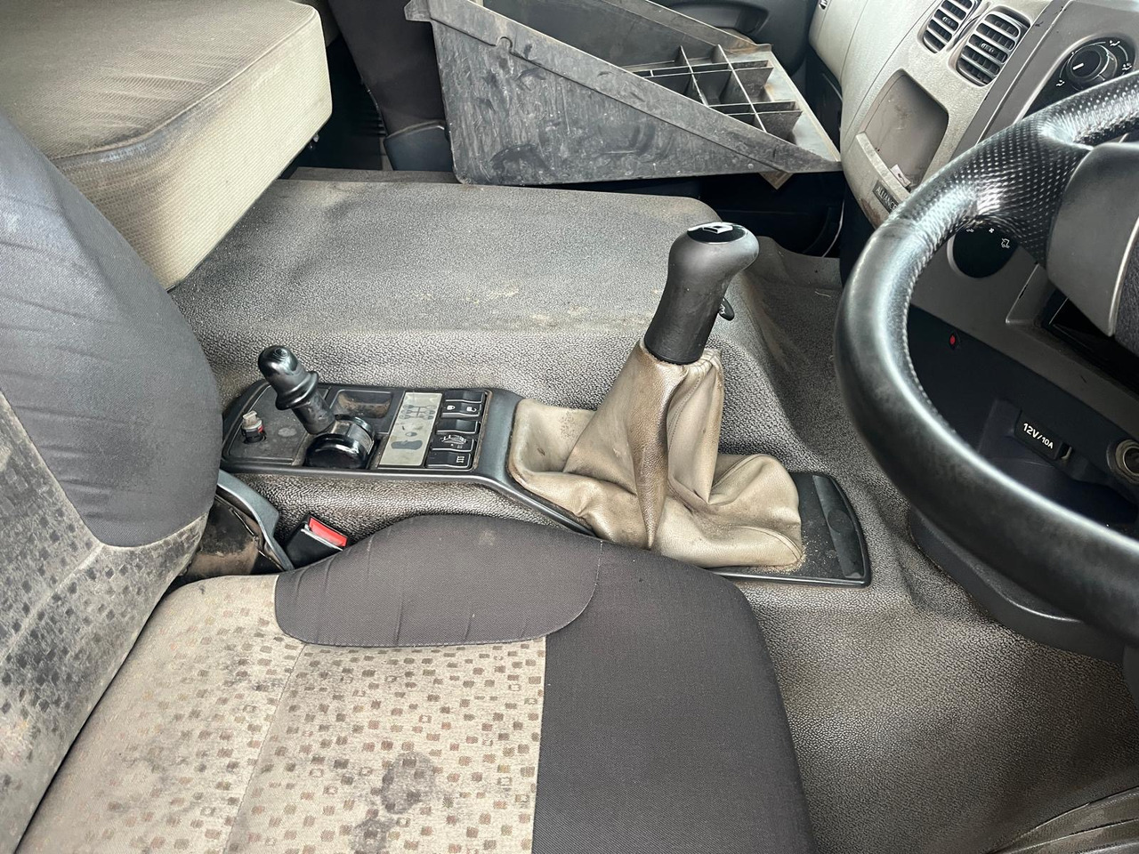 Curtainsider truck Renault Premium: picture 10 Curtainsider truck Renault Premium: picture 10