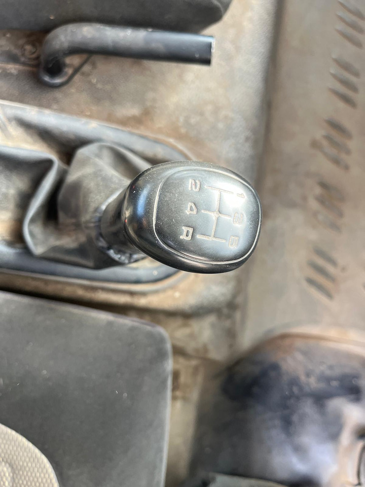 Curtainsider truck Renault Premium: picture 8 Curtainsider truck Renault Premium: picture 8