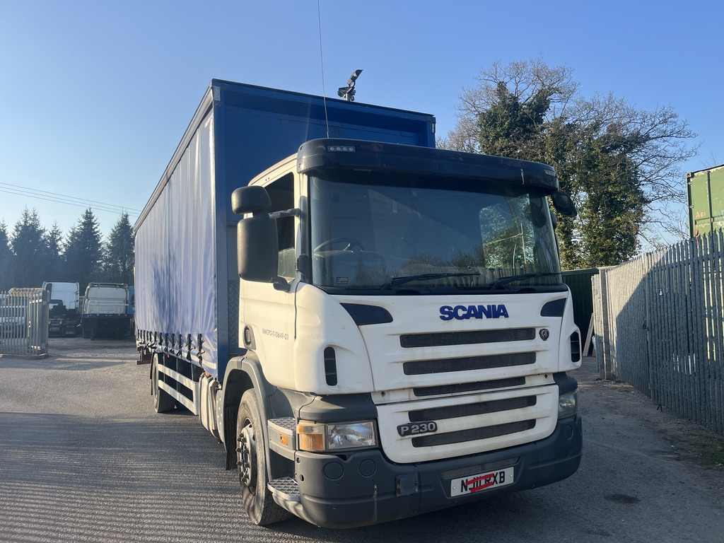 Scania P230 4x2 Curtain side - Curtainsider truck: picture 1 Scania P230 4x2 Curtain side - Curtainsider truck: picture 1