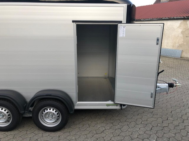 Cheval Liberte Debon Roadster 500 Alu + Türe 2000 kg, 100 km/h, 320x167x200cm - Closed box trailer: picture 5 Cheval Liberte Debon Roadster 500 Alu + Türe 2000 kg, 100 km/h, 320x167x200cm - Closed box trailer: picture 5