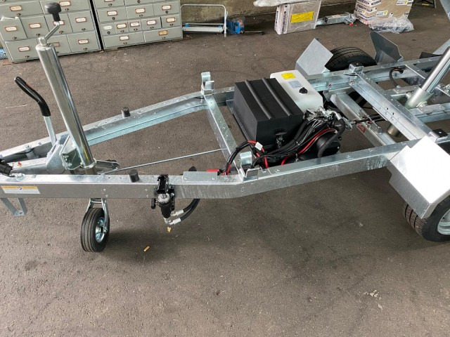 Humbaur HUK 152314 Heckkipper 1,5 t. 2300 x 1400 x 300mm E-Pumpe - Tipper trailer: picture 2 Humbaur HUK 152314 Heckkipper 1,5 t. 2300 x 1400 x 300mm E-Pumpe - Tipper trailer: picture 2