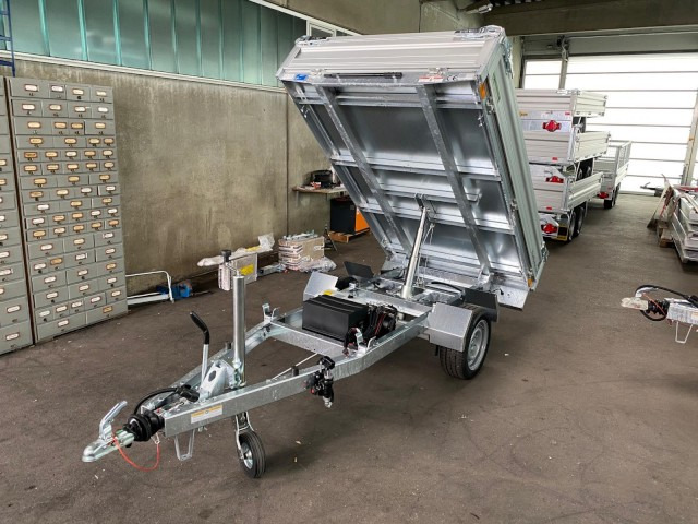 Humbaur HUK 152314 Heckkipper 1,5 t. 2300 x 1400 x 300mm E-Pumpe - Tipper trailer: picture 1 Humbaur HUK 152314 Heckkipper 1,5 t. 2300 x 1400 x 300mm E-Pumpe - Tipper trailer: picture 1