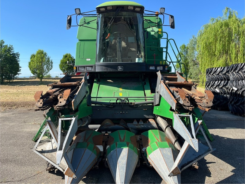 John Deere 2058 - Combine harvester: picture 2 John Deere 2058 - Combine harvester: picture 2