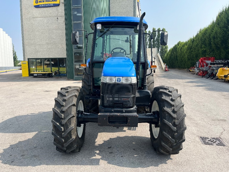 New Holland TD 90 D - Farm tractor: picture 2 New Holland TD 90 D - Farm tractor: picture 2
