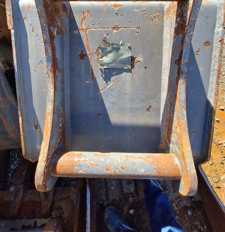 Balavto digging bucket 1000 mm Volvo S60 - Excavator bucket: picture 2 Balavto digging bucket 1000 mm Volvo S60 - Excavator bucket: picture 2