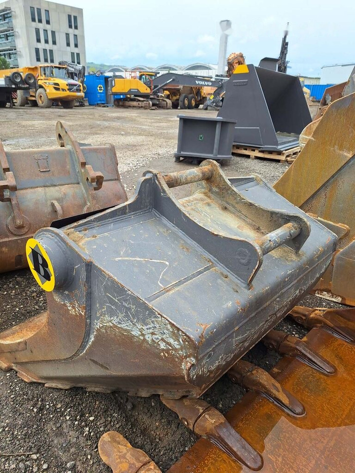 Balavto excavating planning bucket 1550 mm S60 - Excavator bucket: picture 3 Balavto excavating planning bucket 1550 mm S60 - Excavator bucket: picture 3