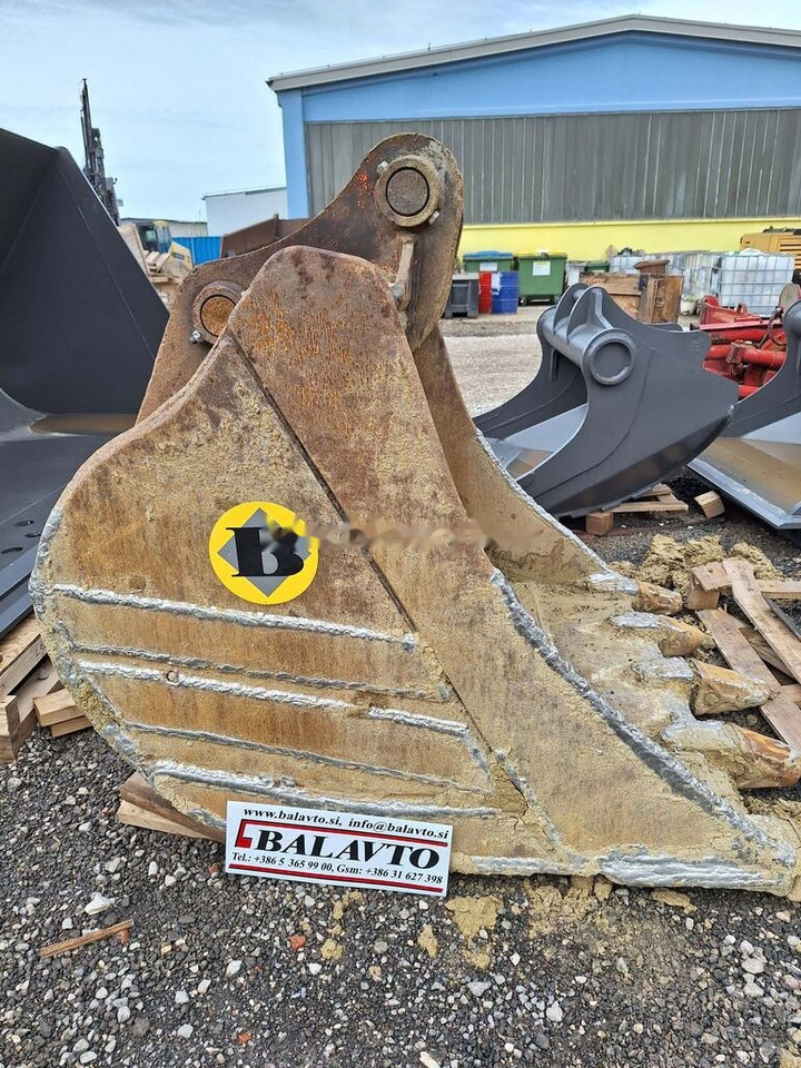 Digging bucket 1300 mm - Excavator bucket: picture 1 Digging bucket 1300 mm - Excavator bucket: picture 1