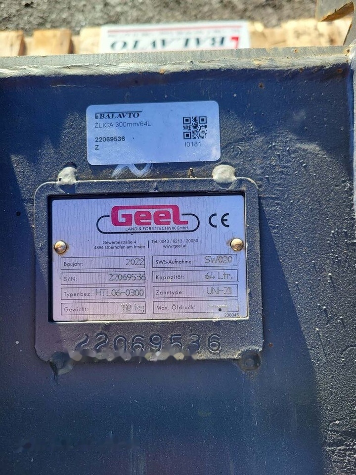 Geel Narrow digging bucket 300 mm SW020 - Excavator bucket: picture 3 Geel Narrow digging bucket 300 mm SW020 - Excavator bucket: picture 3