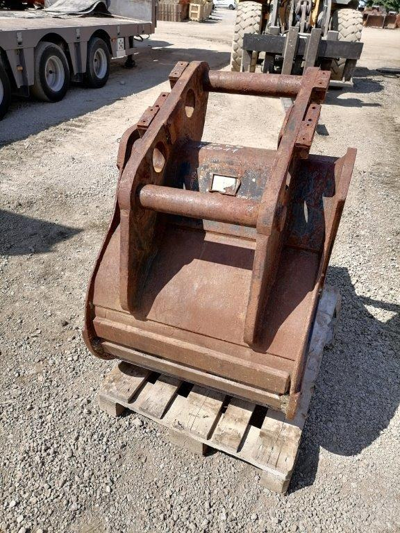 Narrow digging bucket 800 mm - Excavator bucket: picture 3 Narrow digging bucket 800 mm - Excavator bucket: picture 3