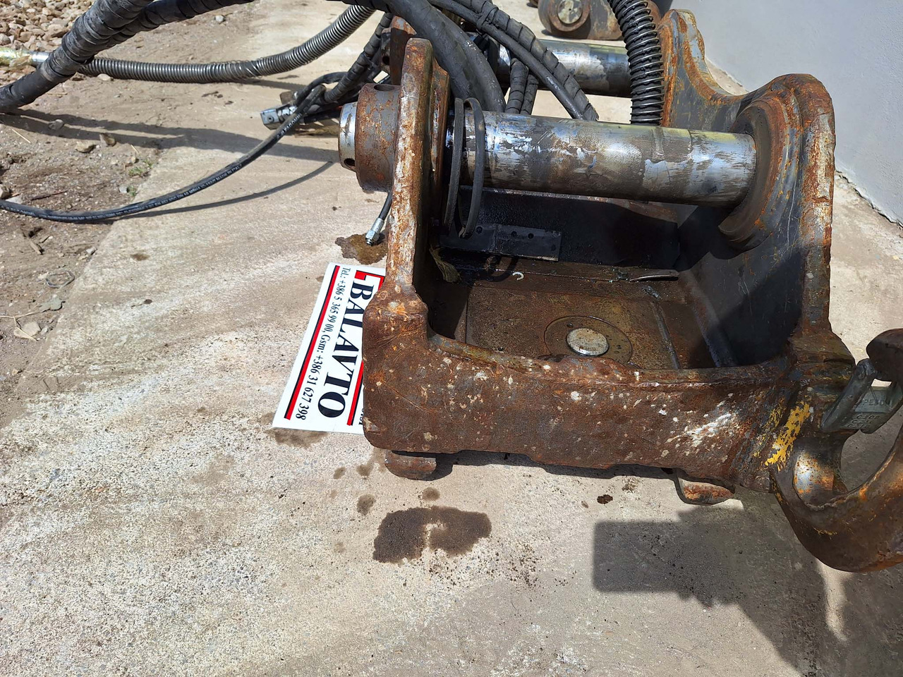 OilQuick quick coupler - Quick coupler for Excavator: picture 2 OilQuick quick coupler - Quick coupler for Excavator: picture 2