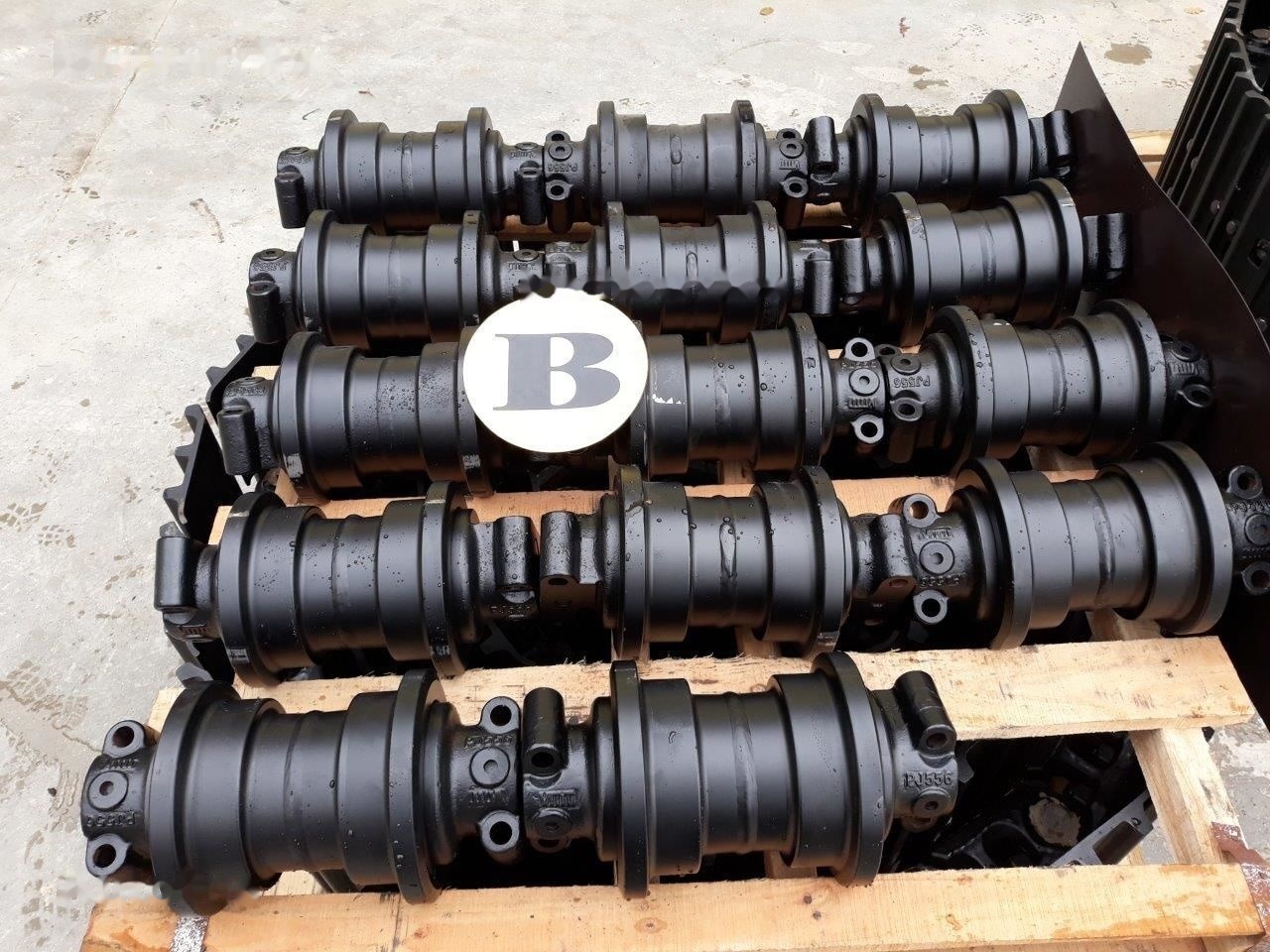 - Track for Excavator: picture 5 - Track for Excavator: picture 5