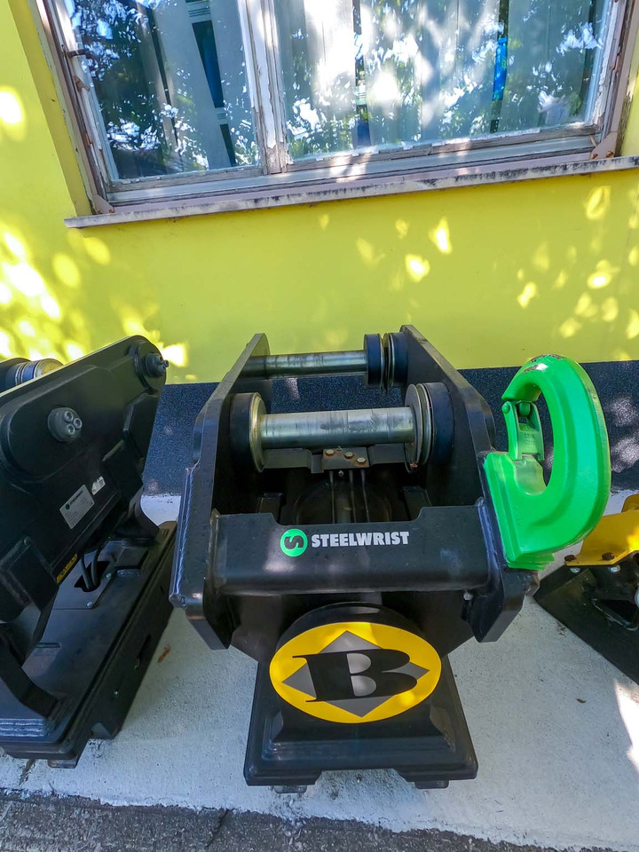 Steelwrist 240/S70 FPL tiltrotator - Tiltrotator for Construction machinery: picture 3 Steelwrist 240/S70 FPL tiltrotator - Tiltrotator for Construction machinery: picture 3