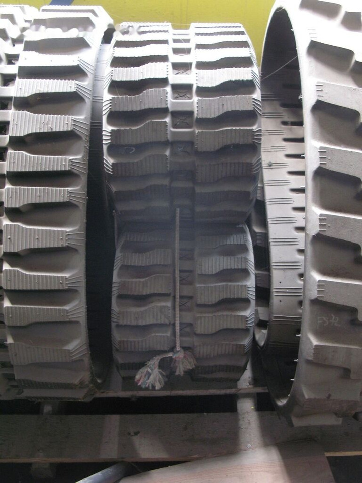 TAERYUK CS300X52,5X78 - Track for Excavator: picture 1 TAERYUK CS300X52,5X78 - Track for Excavator: picture 1