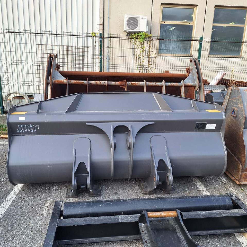 VOLVO 2880 mm for 18-22 ton wheel loaders - Loader bucket for Wheel loader: picture 5 VOLVO 2880 mm for 18-22 ton wheel loaders - Loader bucket for Wheel loader: picture 5