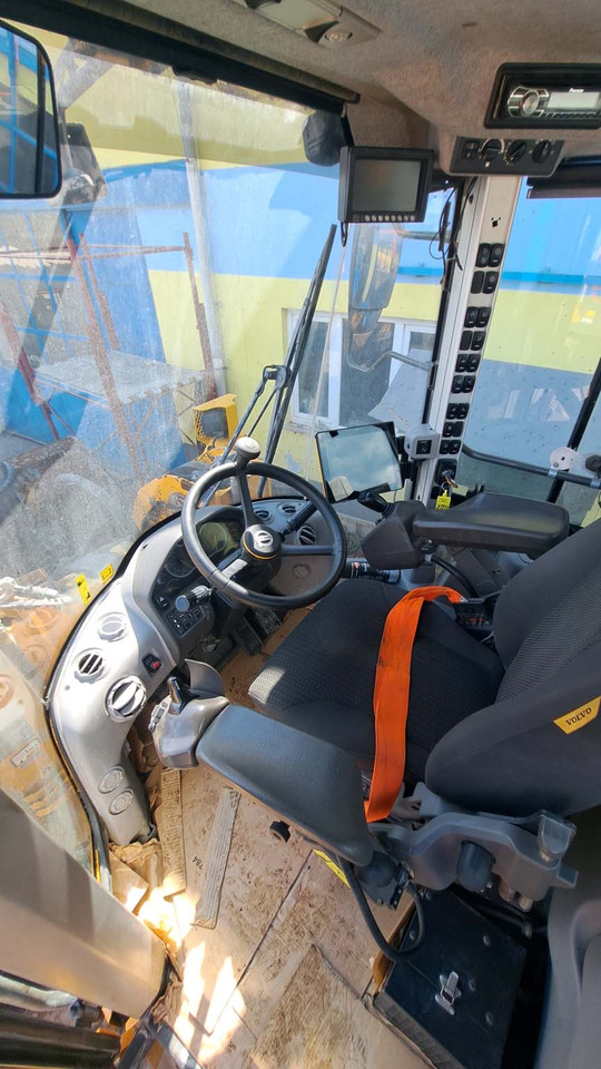 Wheel loader VOLVO L150H: picture 41