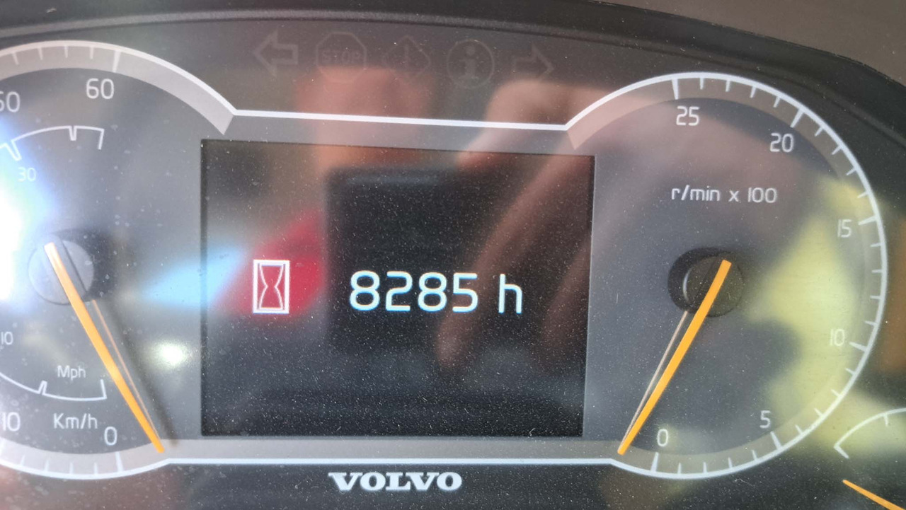 Wheel loader VOLVO L150H: picture 48