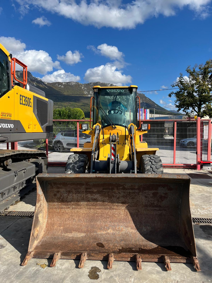 VOLVO L35B - Wheel loader: picture 1 VOLVO L35B - Wheel loader: picture 1