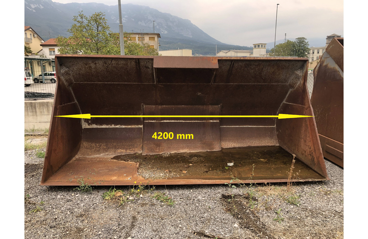 Verachtert loader bucket 4200 mm Volvo - Loader bucket: picture 1 Verachtert loader bucket 4200 mm Volvo - Loader bucket: picture 1