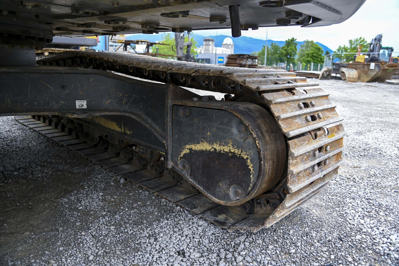 Crawler excavator Volvo EC140E: picture 25