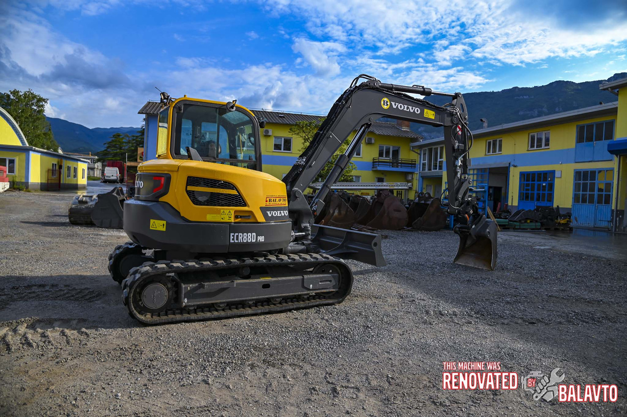 Mini excavator Volvo ECR88D: picture 35