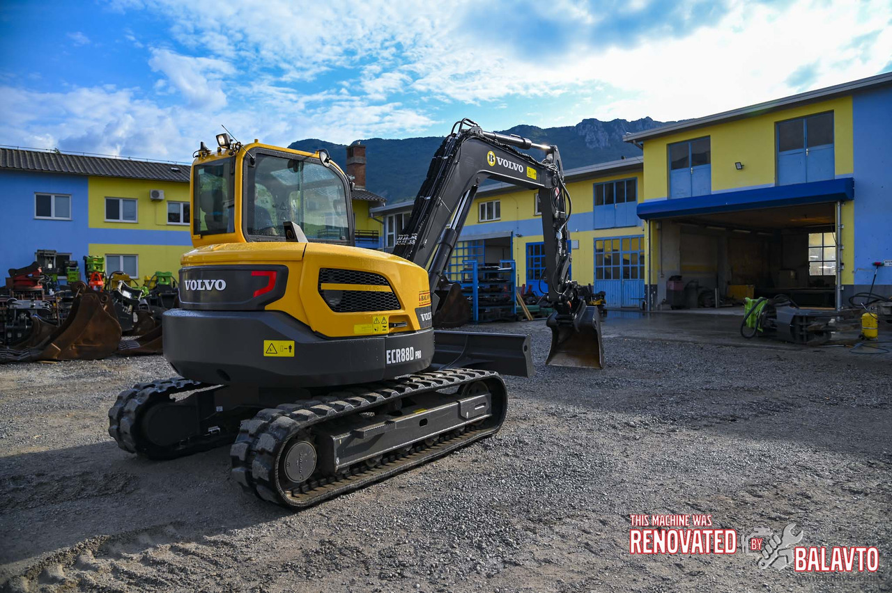 Mini excavator Volvo ECR88D: picture 32