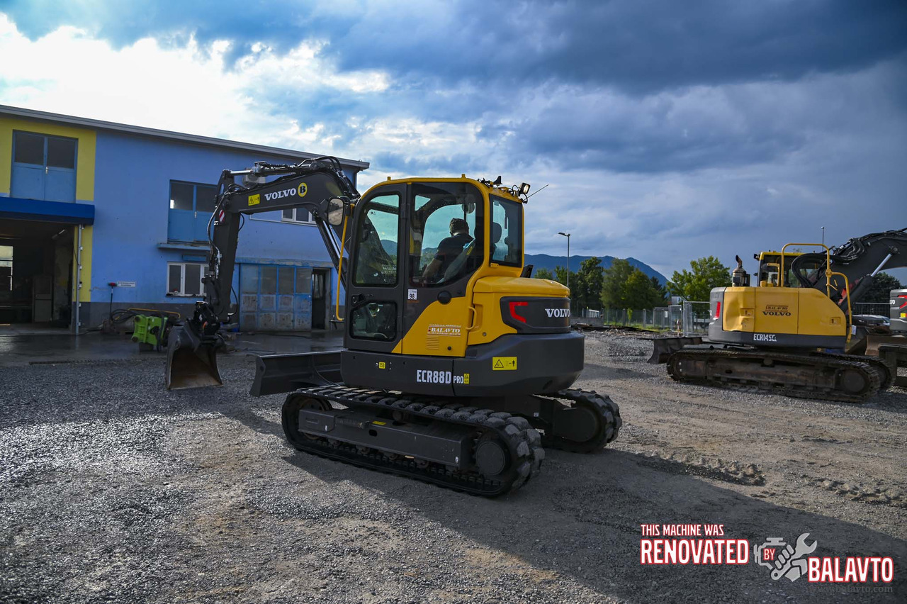 Mini excavator Volvo ECR88D: picture 18