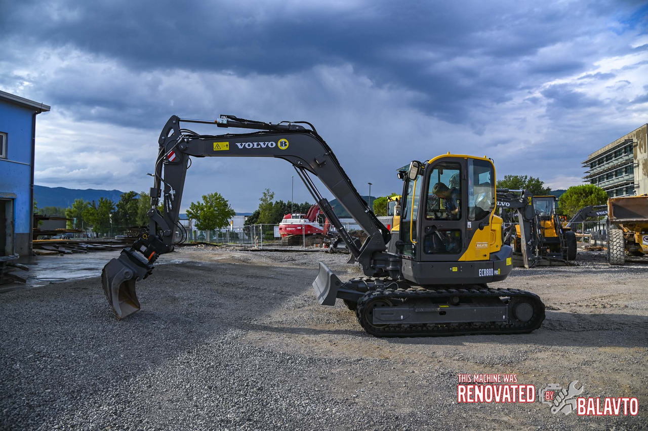 Mini excavator Volvo ECR88D: picture 12