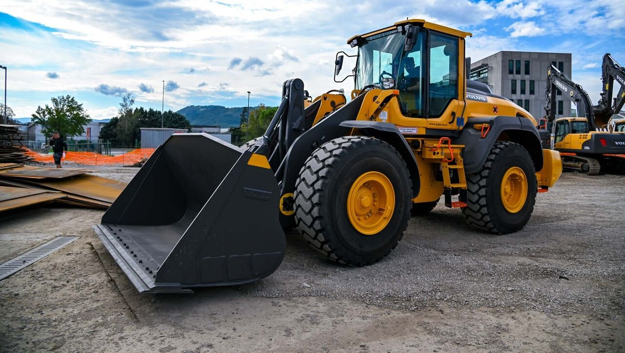 Volvo L110H - Wheel loader: picture 1 Volvo L110H - Wheel loader: picture 1