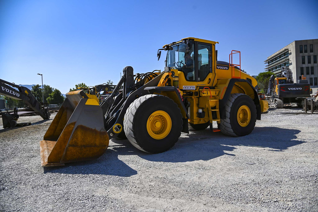 Volvo L150H - Wheel loader: picture 2 Volvo L150H - Wheel loader: picture 2