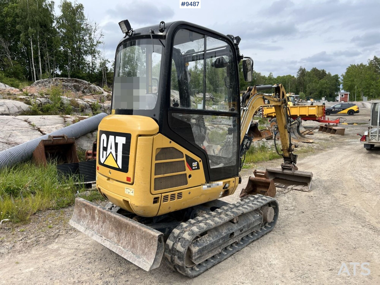 CAT 302,4D Mini excavator with attachments - Mini excavator: picture 3 CAT 302,4D Mini excavator with attachments - Mini excavator: picture 3