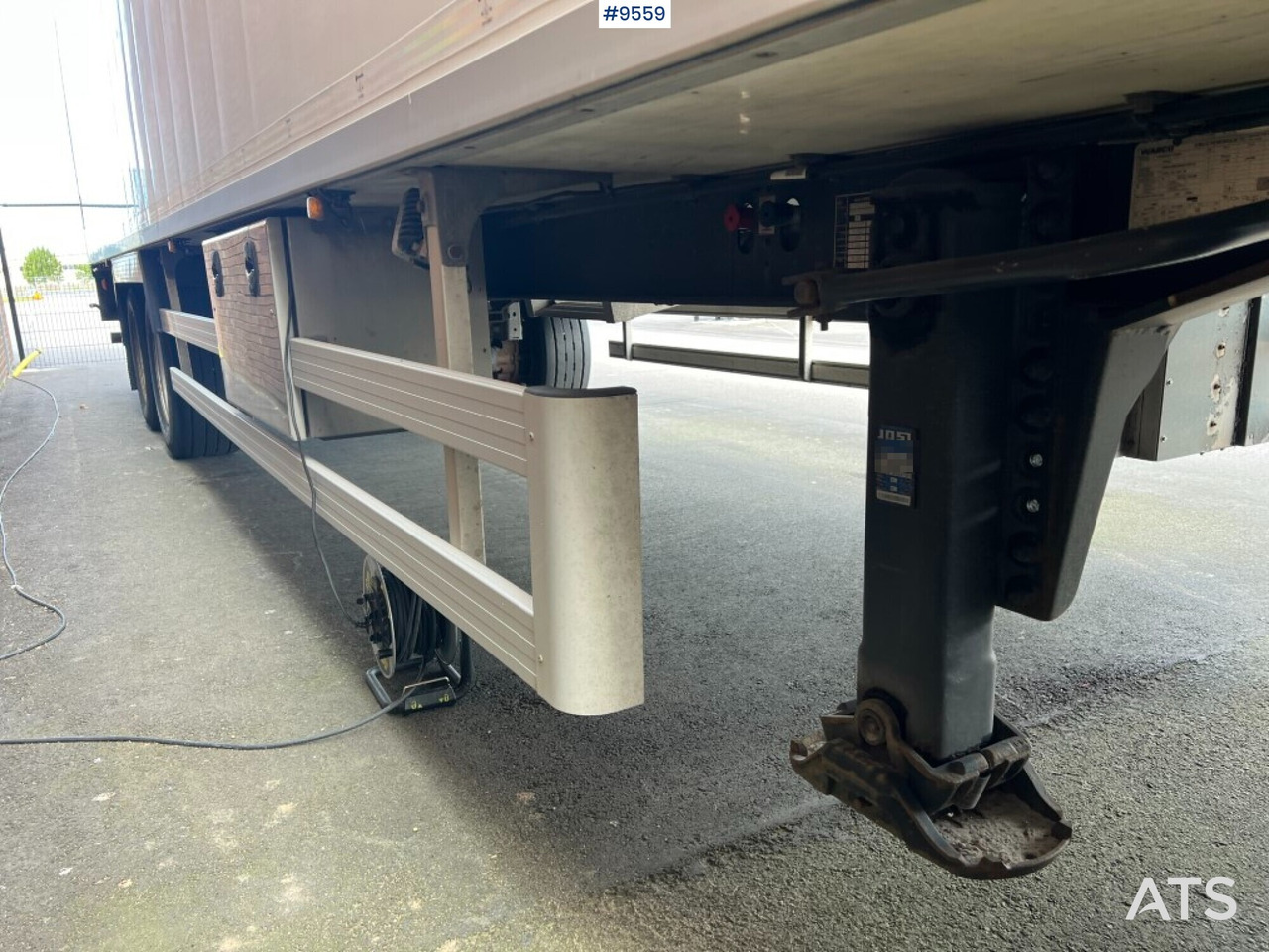 Closed box trailer Container trailer Chereau CSD2 with Dolly: picture 11