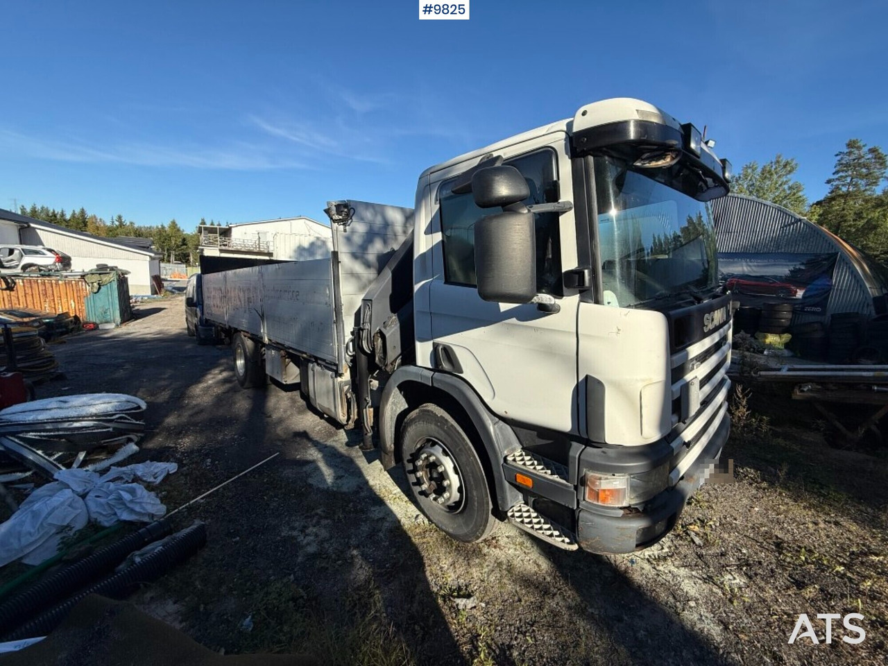 Crane truck Scania P94 230 with tail lift - Dropside/ Flatbed truck, Crane truck: picture 2 Crane truck Scania P94 230 with tail lift - Dropside/ Flatbed truck, Crane truck: picture 2